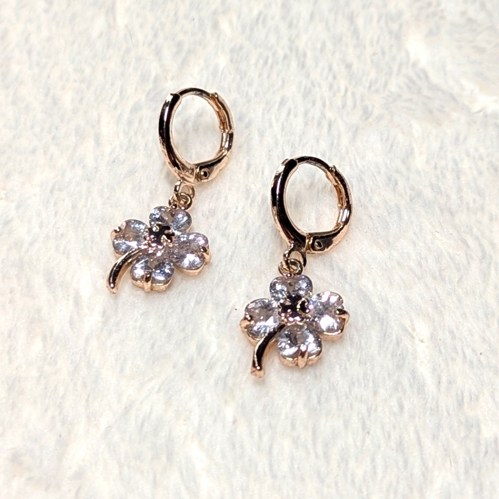 Vintage Goldtone and Clear Rhinestone 4 Leaf Clover Earrings - Picture 2 of 6